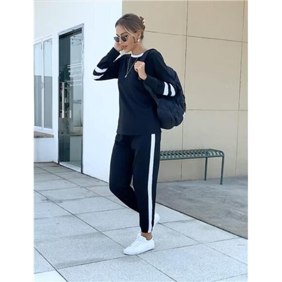 Women's Sweatsuit – 2 Piece Outfit with Crewneck Sweatshirt Pullover - Picture 6 of 7